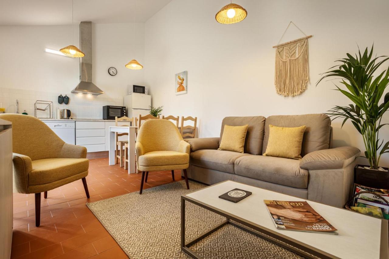 Qsf Agro Turismo Quinta Da Sagrada Família Évora